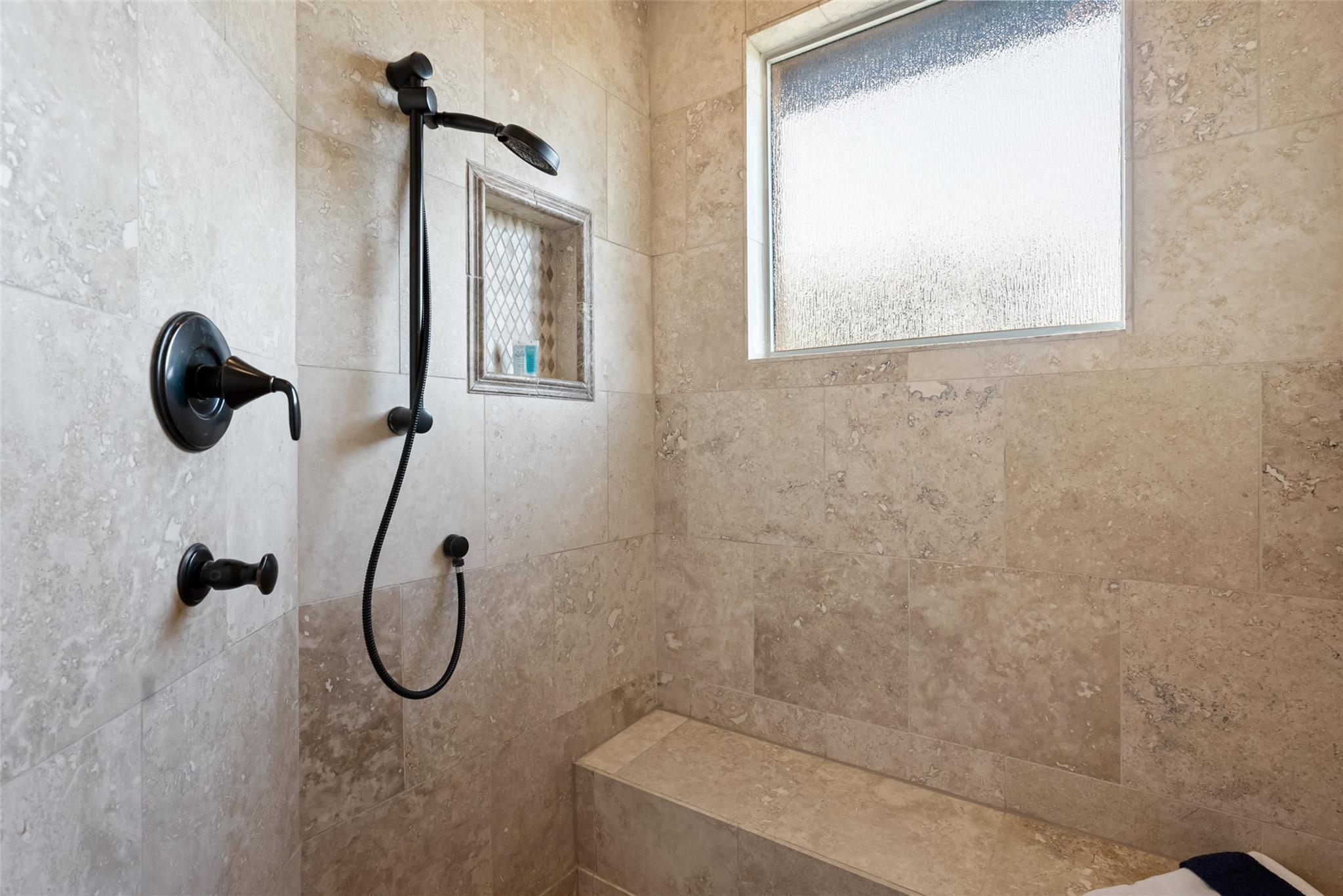 Image 22 of 40 For 259 Oak Hideaway Dr