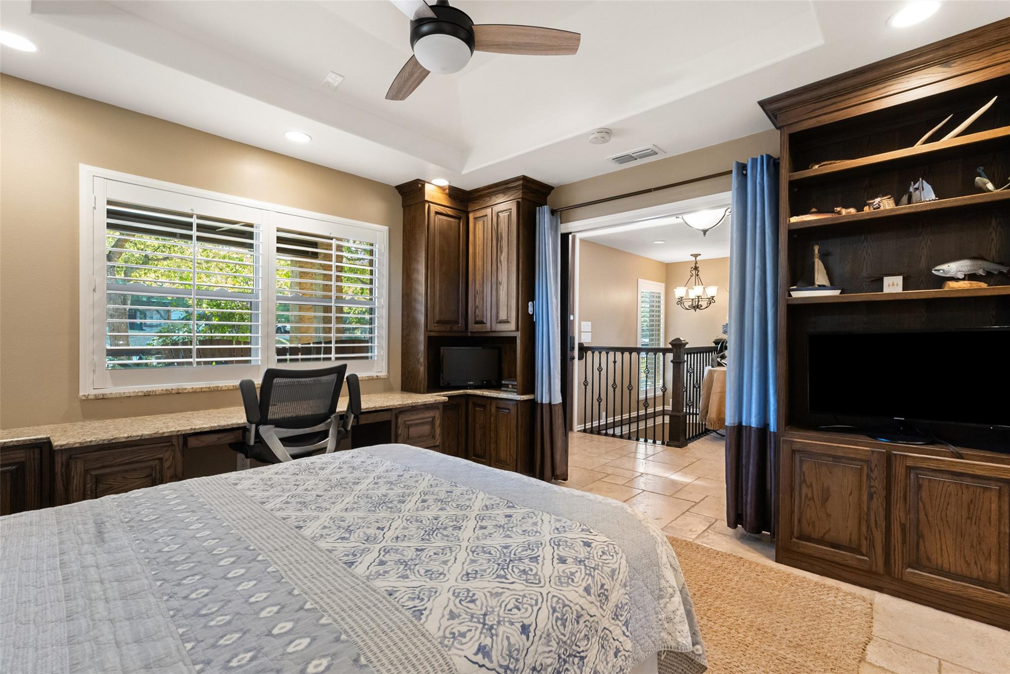 Image 25 of 40 For 259 Oak Hideaway Dr