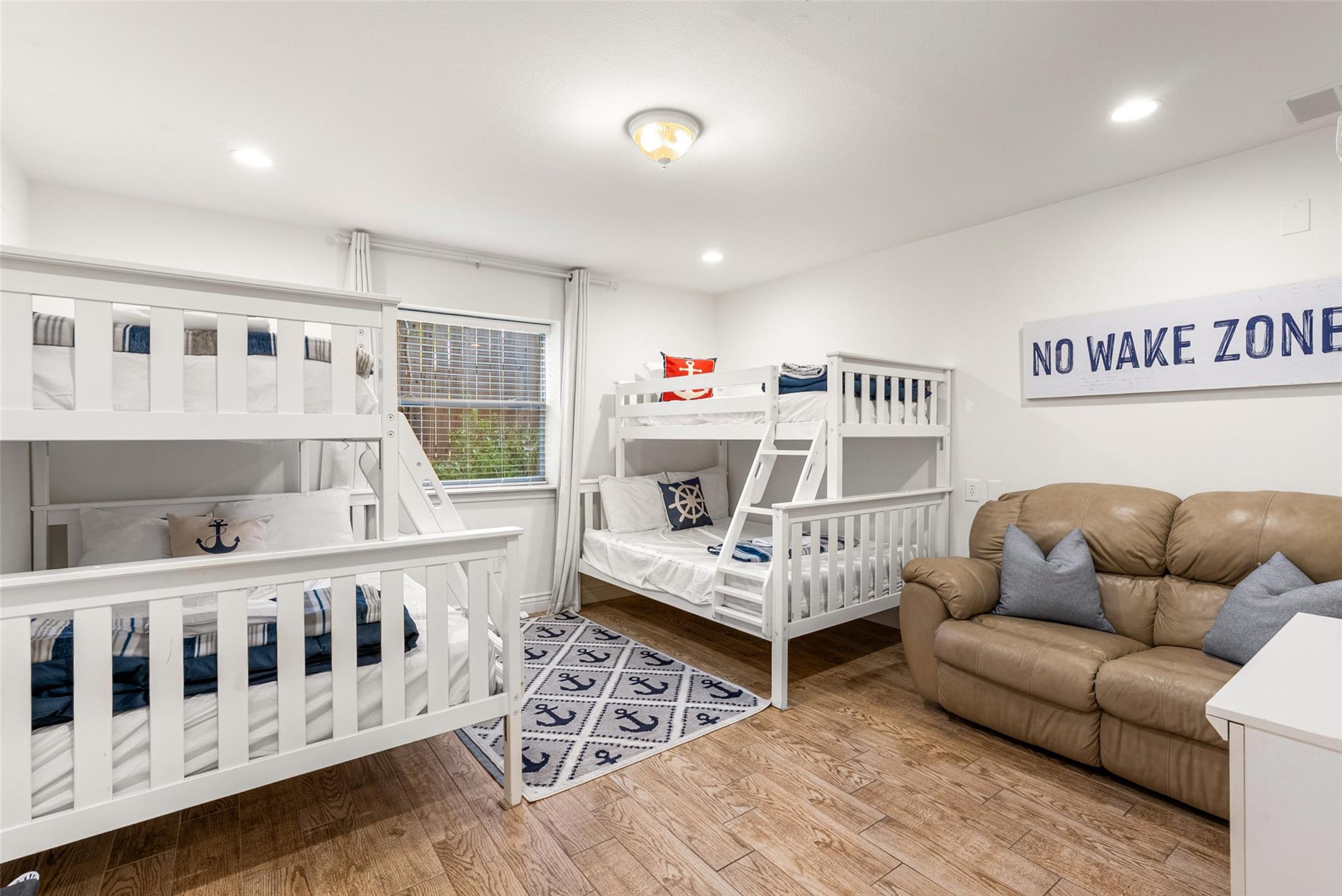 Image 30 of 40 For 259 Oak Hideaway Dr