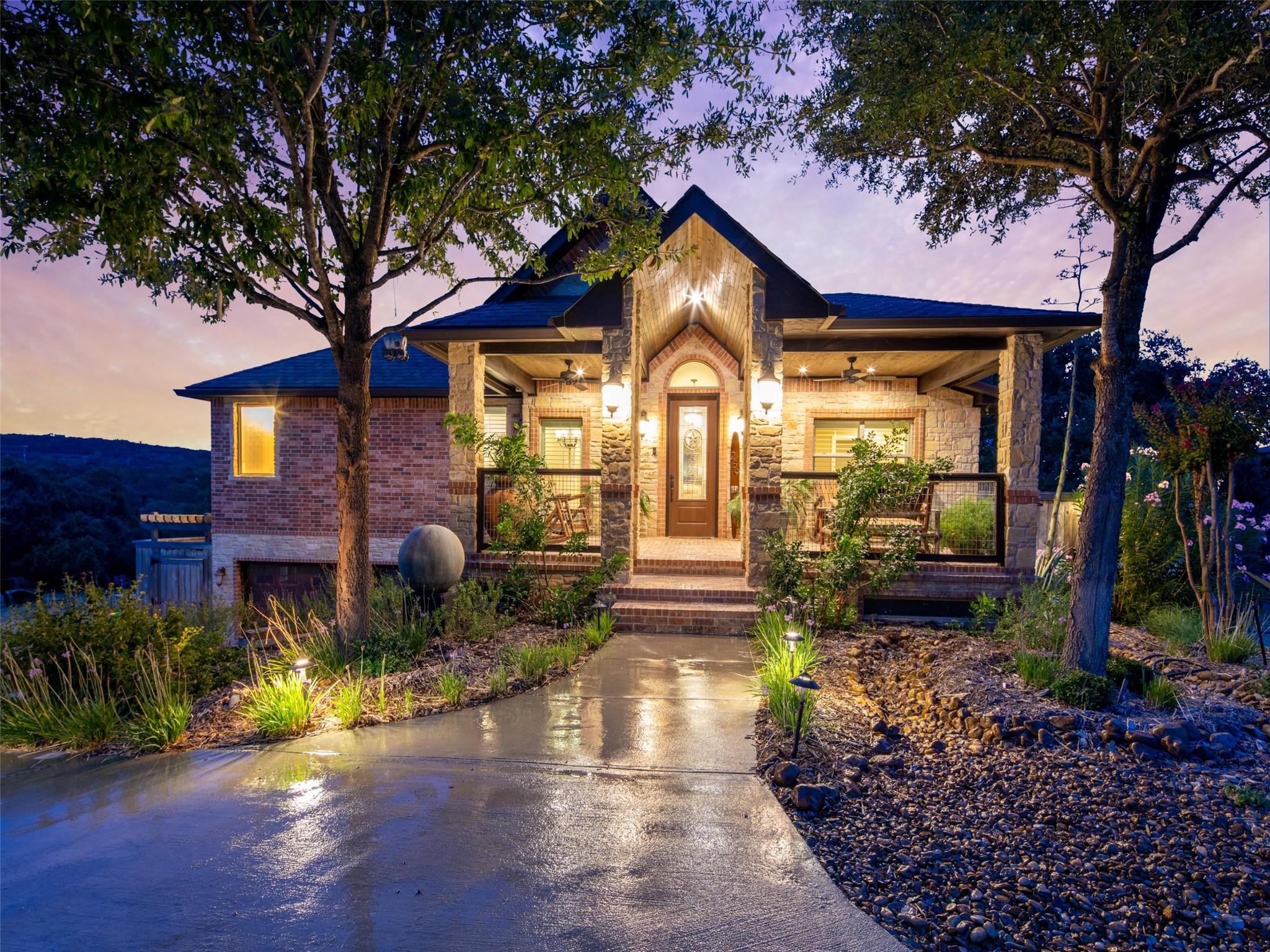 Image 8 of 40 For 259 Oak Hideaway Dr