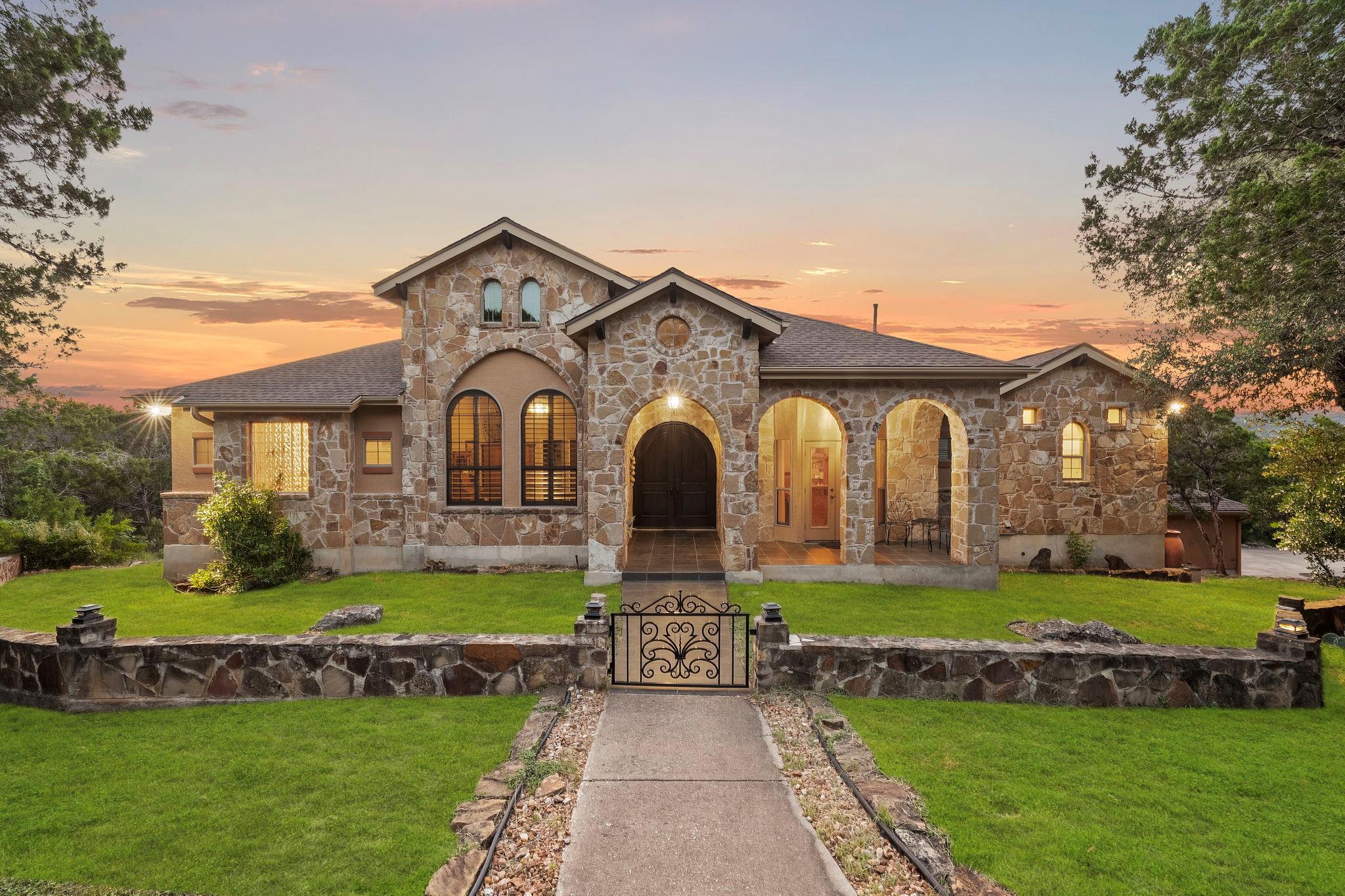 Details for 5310 River Oaks Dr, New Braunfels, TX 78132
