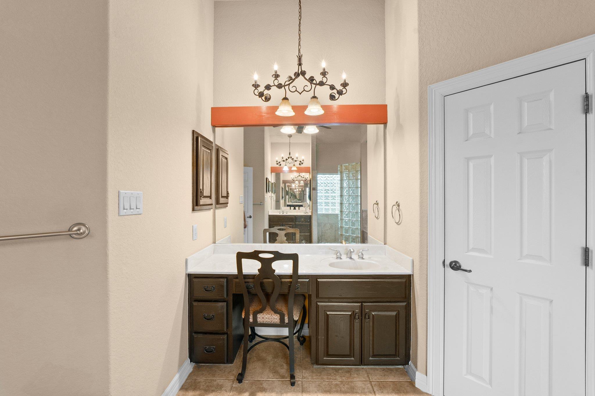 Image 15 of 40 For 5310 River Oaks Dr