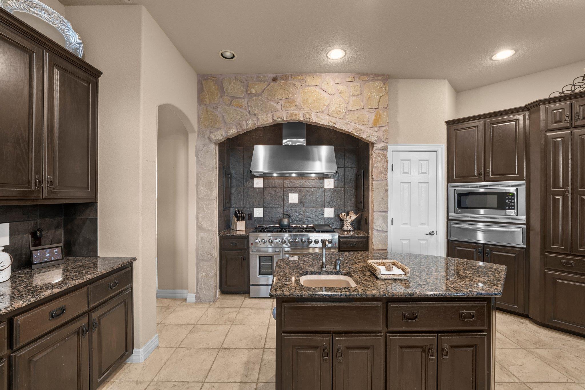 Image 22 of 40 For 5310 River Oaks Dr