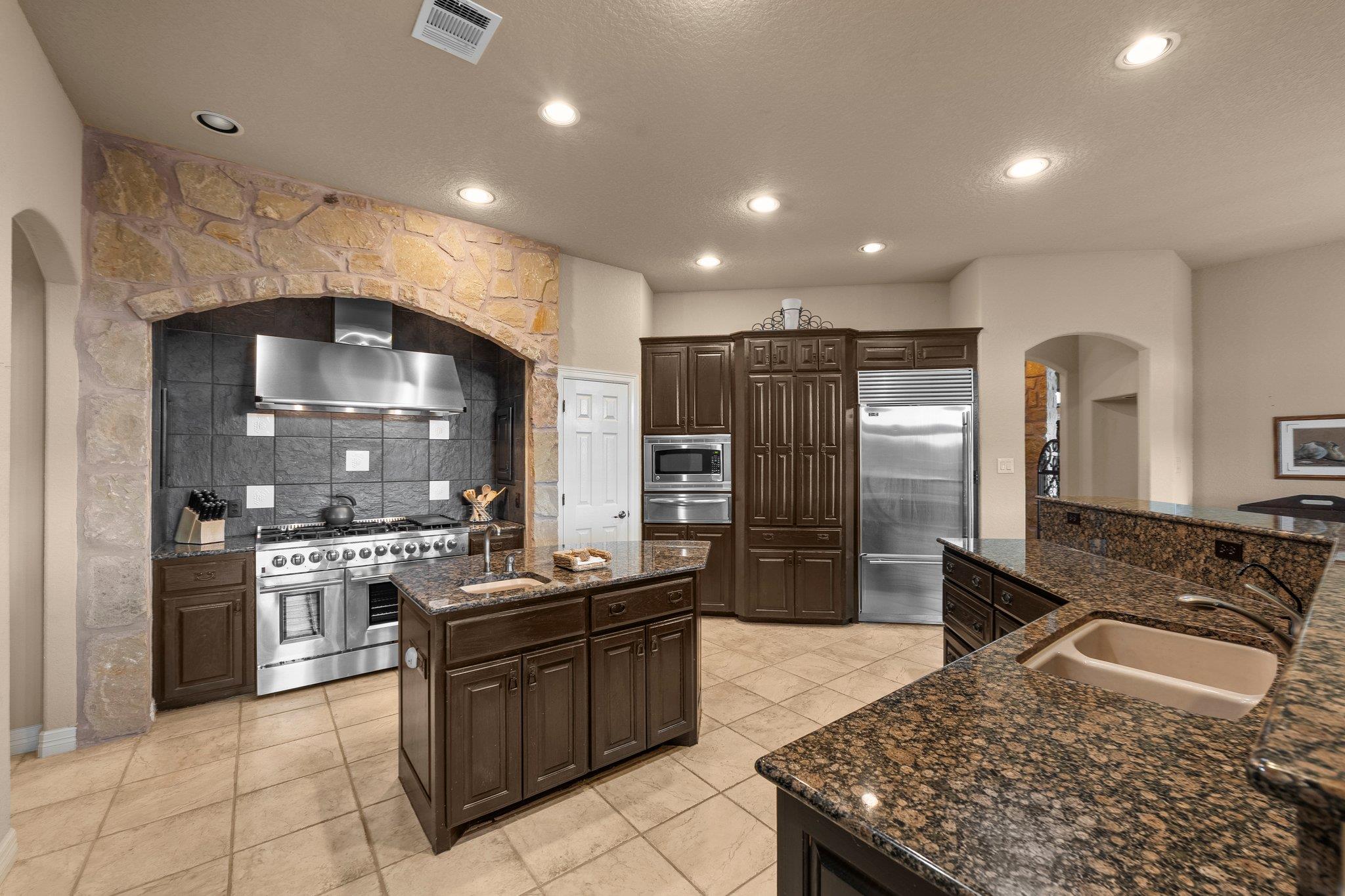 Image 23 of 40 For 5310 River Oaks Dr