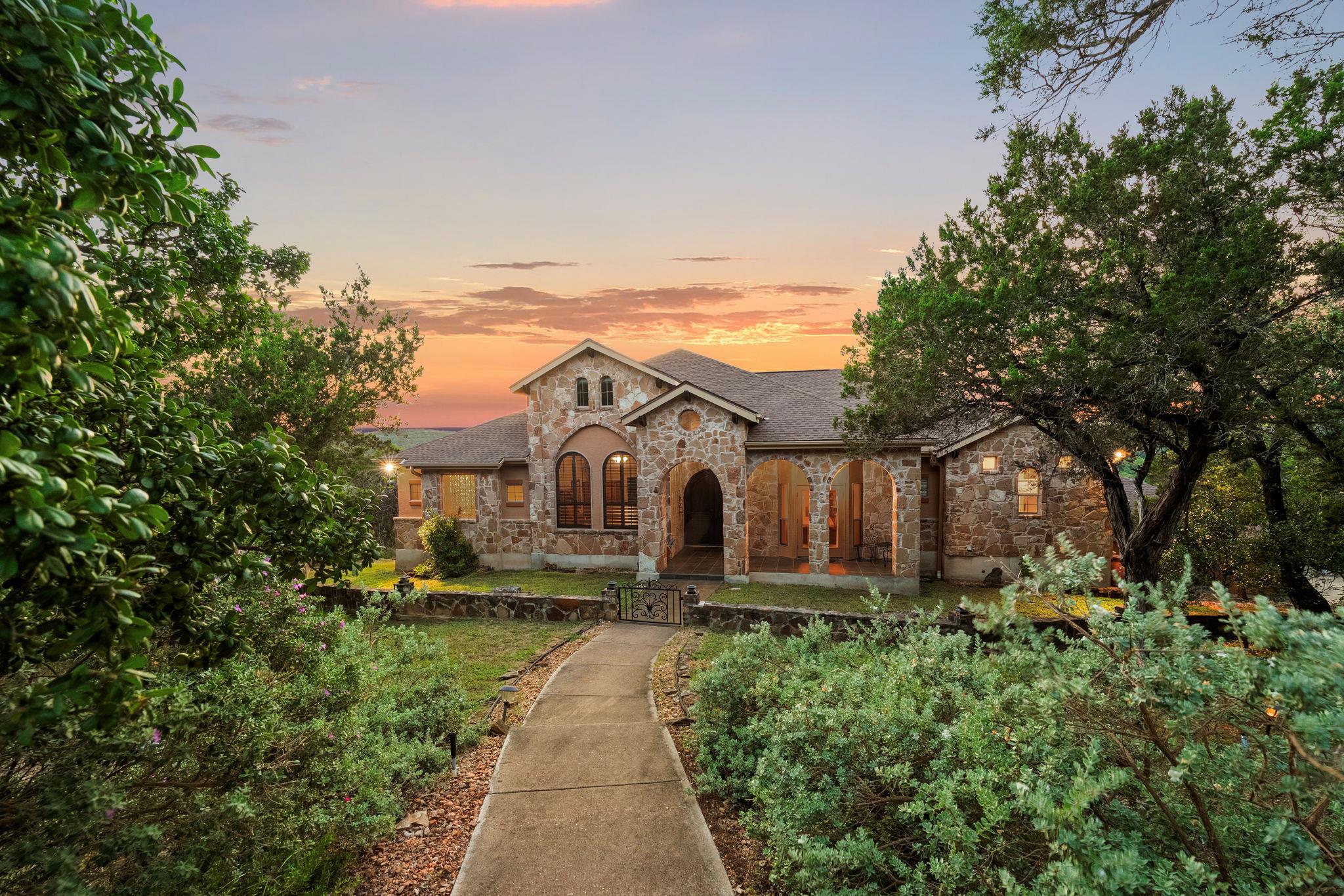 Image 4 of 40 For 5310 River Oaks Dr