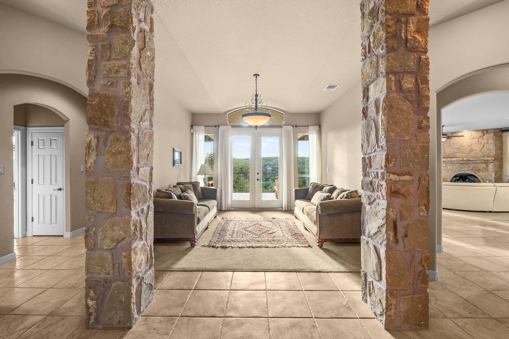 Image 7 of 40 For 5310 River Oaks Dr