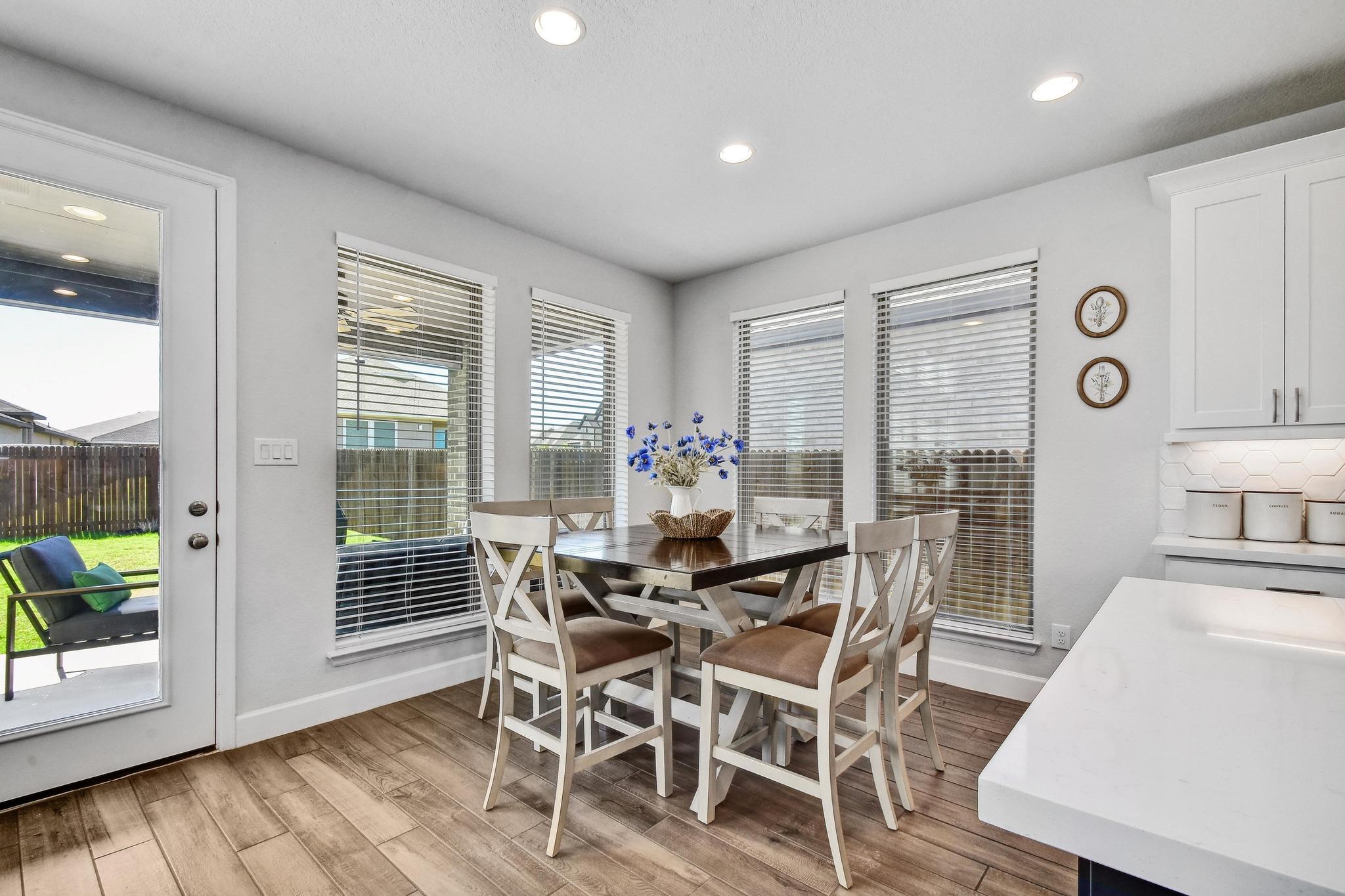 Image 6 of 39 For 3213 Little Willow