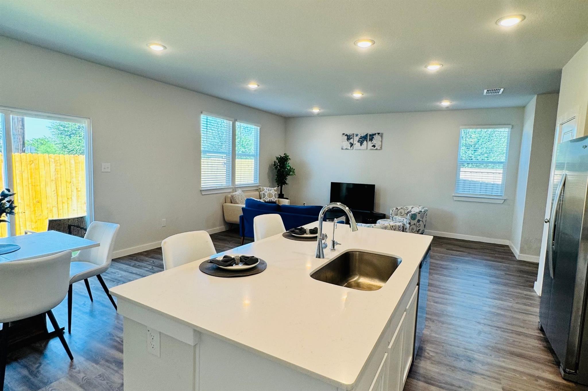 Image 8 of 14 For 5935 W Hausman Road Rd 1