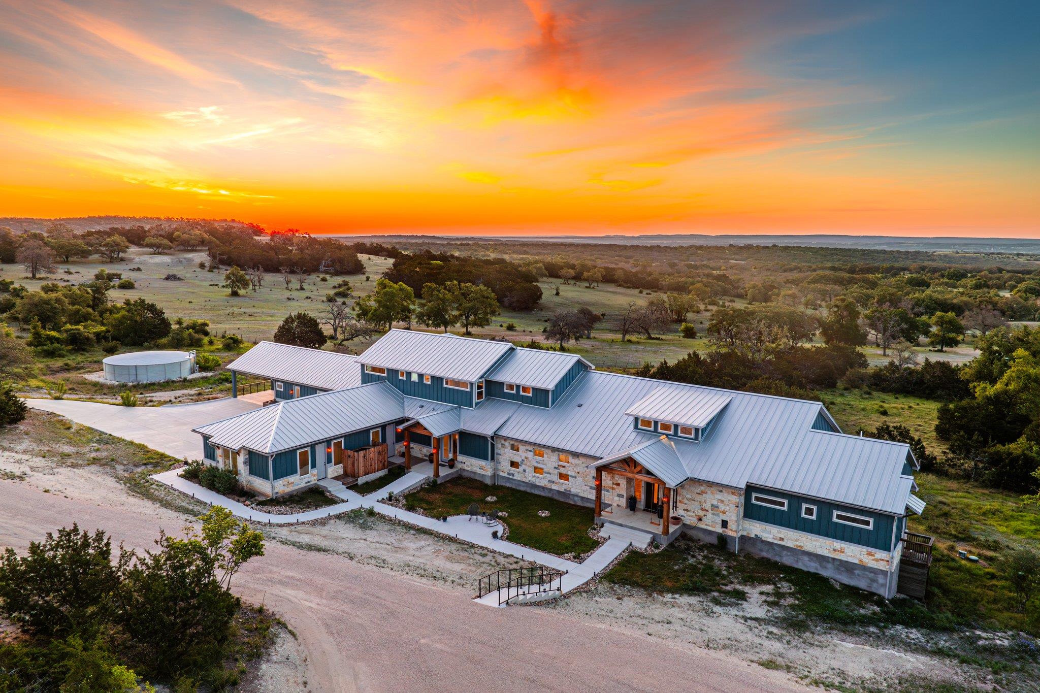 Details for 554 Seven Falls Dr, Fredericksburg, TX 78624