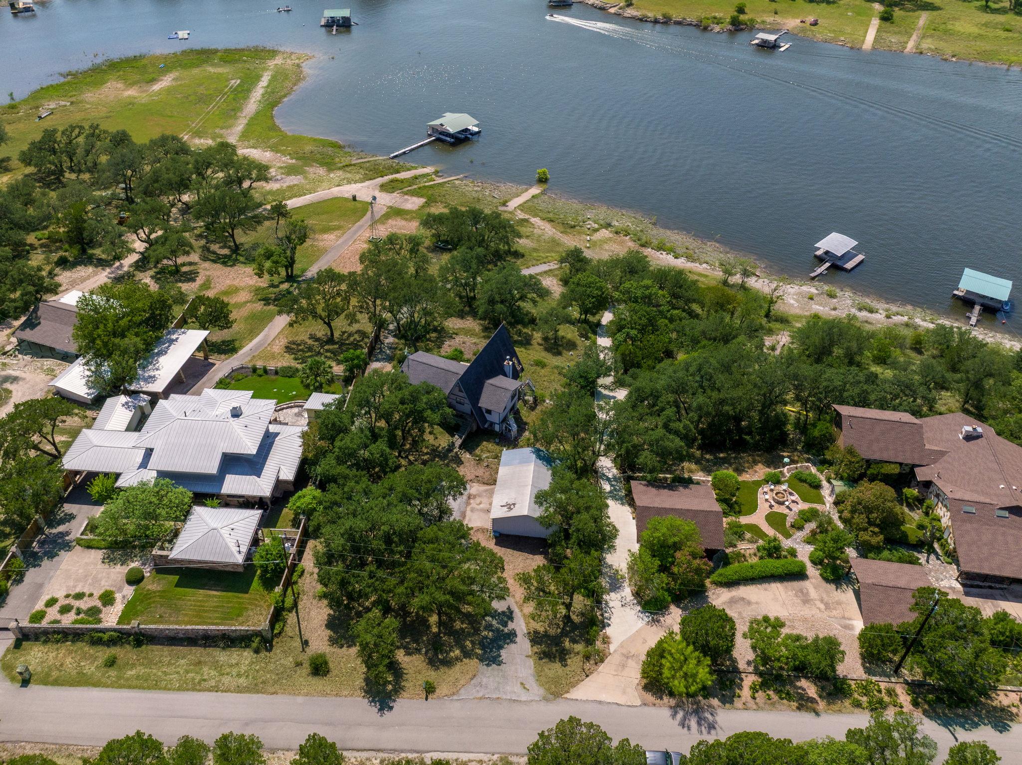 Image 12 of 25 For 19625 Lakehurst Loop