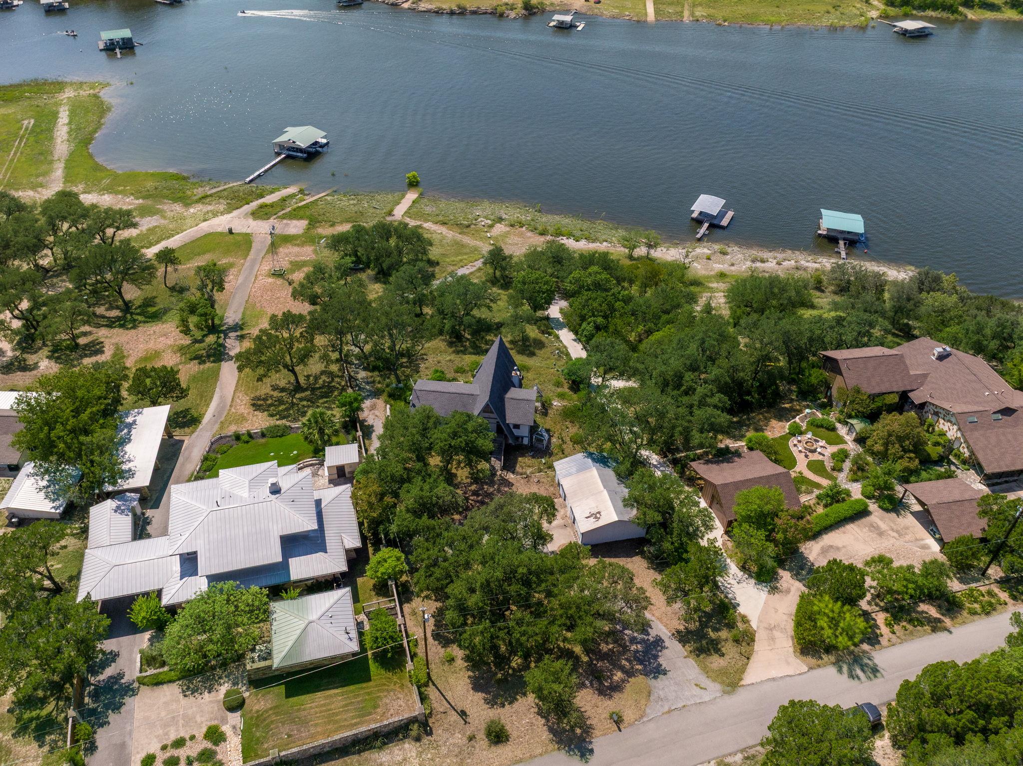 Image 13 of 25 For 19625 Lakehurst Loop