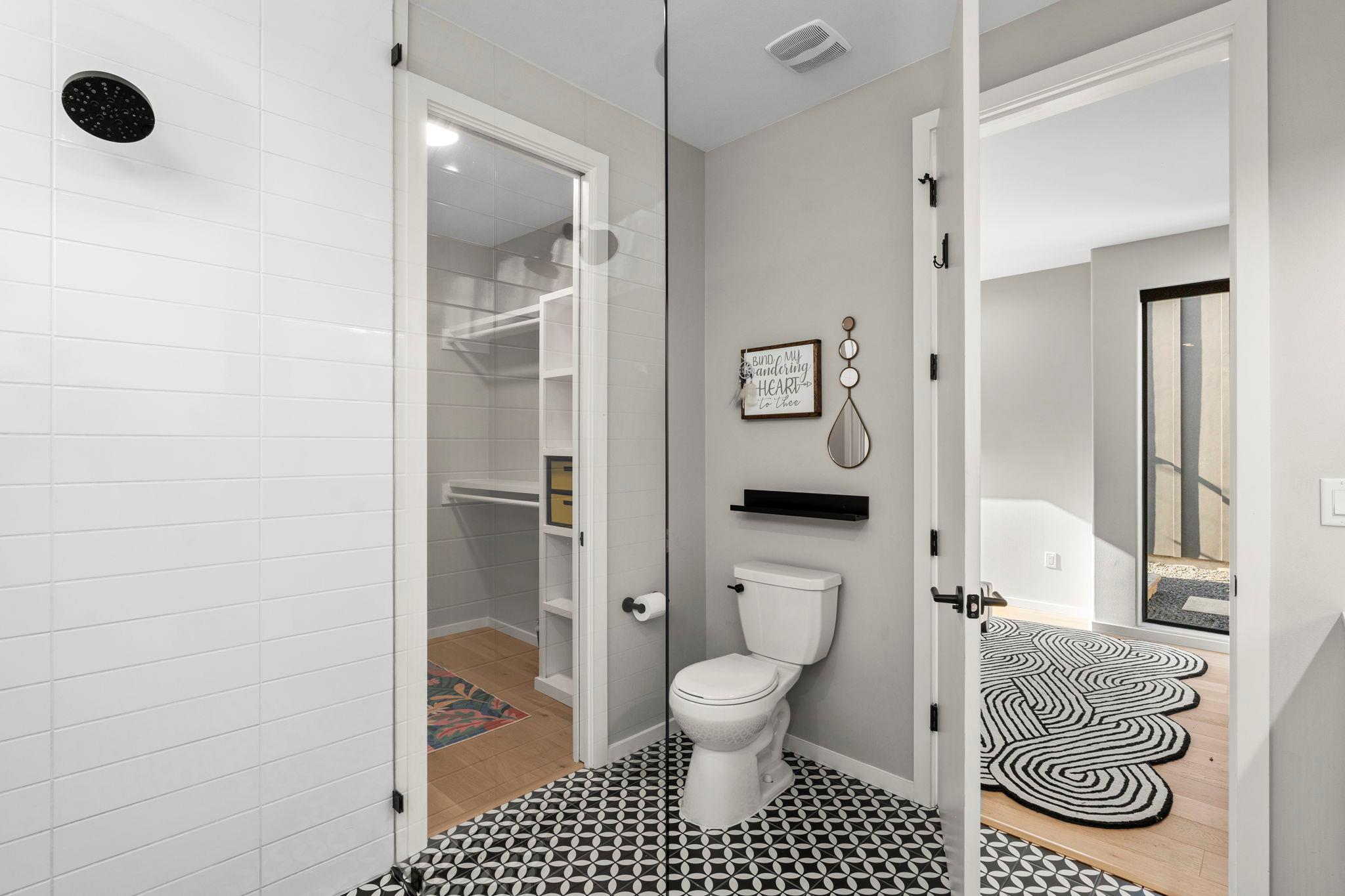 Image 18 of 37 For 7525 Delafield Ln B