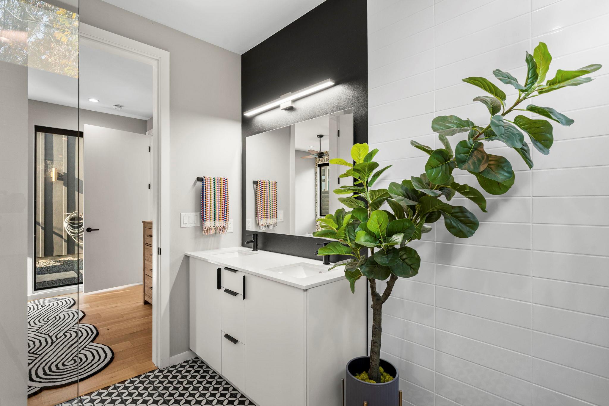 Image 19 of 37 For 7525 Delafield Ln B