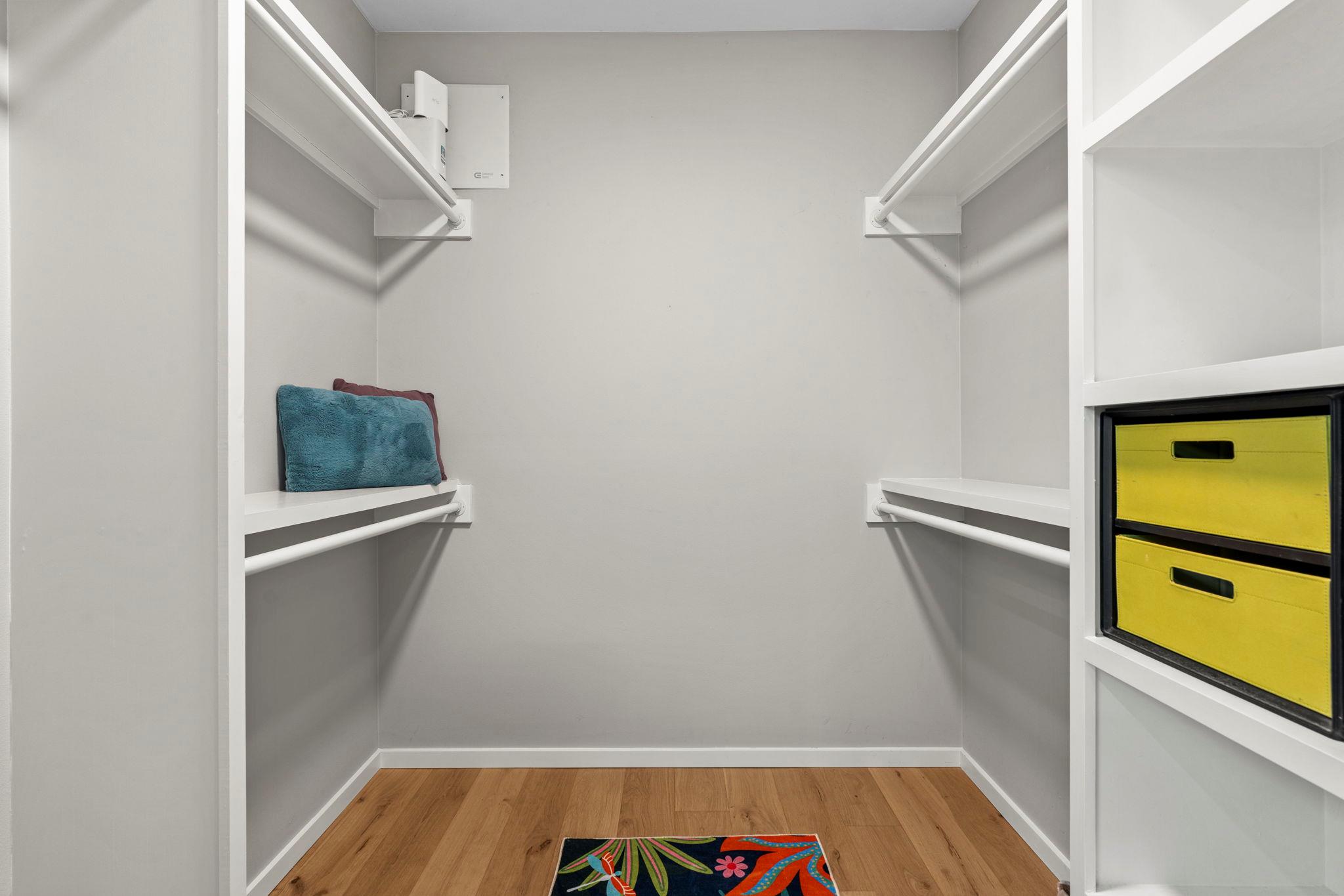 Image 20 of 37 For 7525 Delafield Ln B