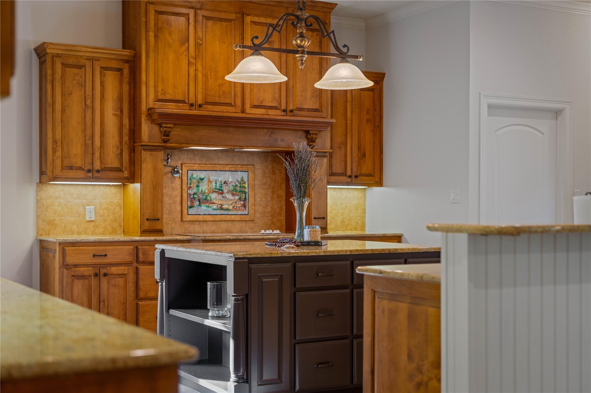 Image 12 of 38 For 758 Mission Hts