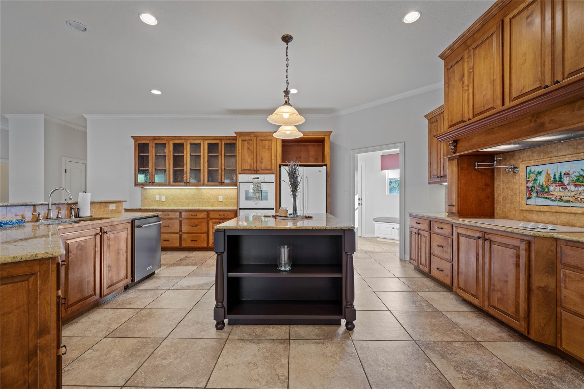 Image 14 of 38 For 758 Mission Hts