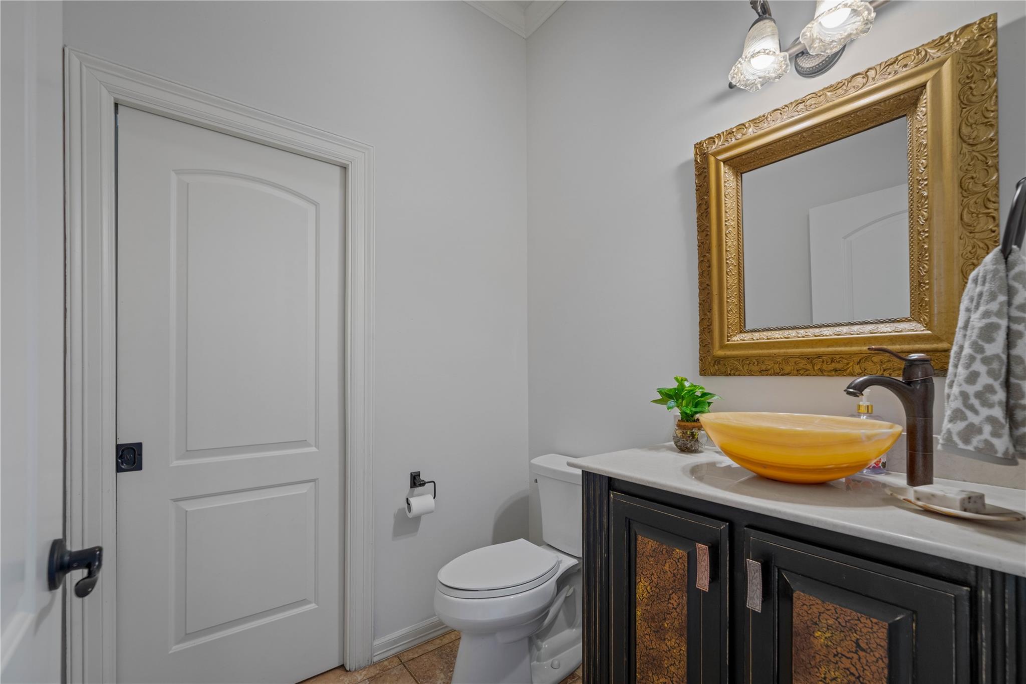 Image 19 of 38 For 758 Mission Hts