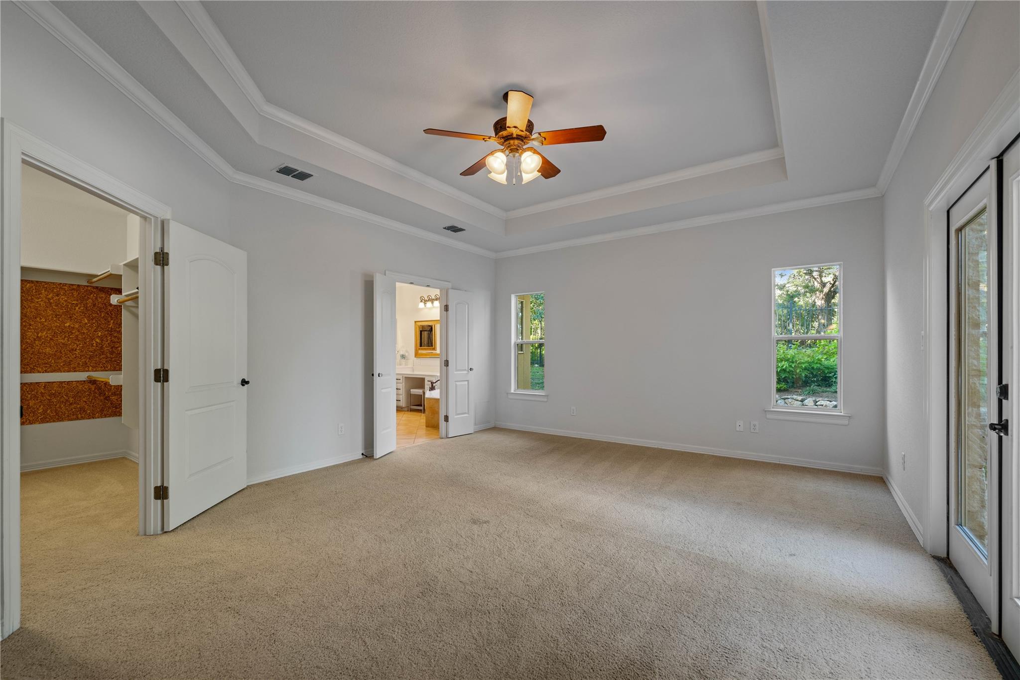 Image 21 of 38 For 758 Mission Hts