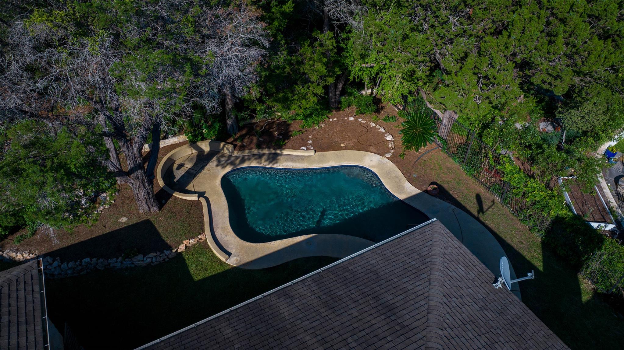 Image 34 of 38 For 758 Mission Hts