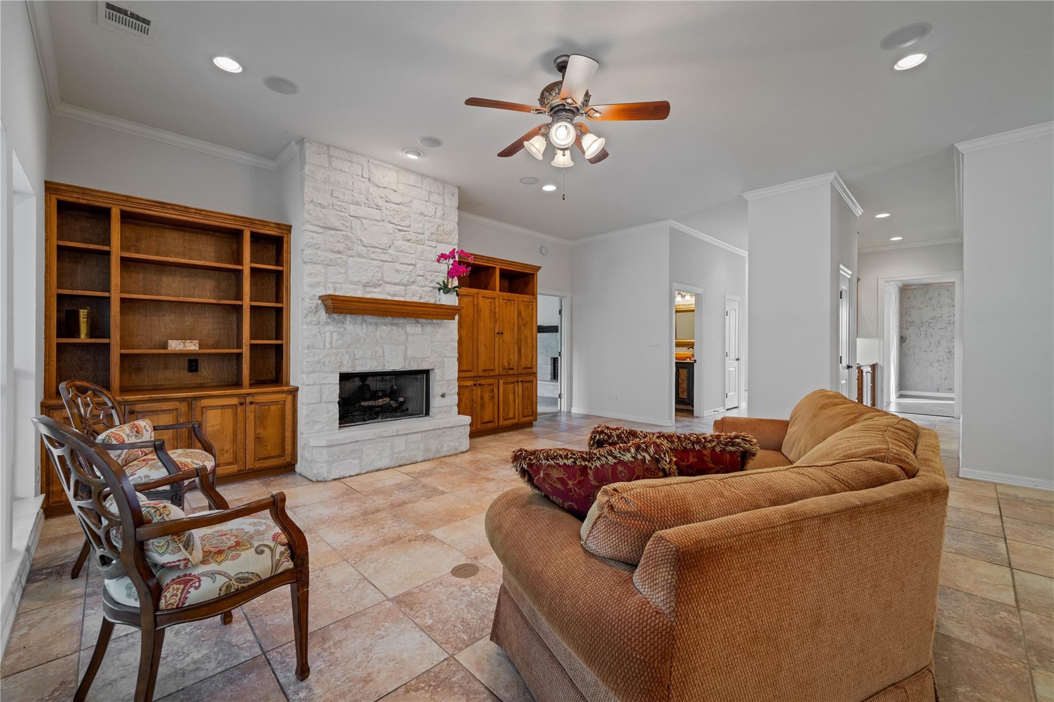 Image 9 of 38 For 758 Mission Hts