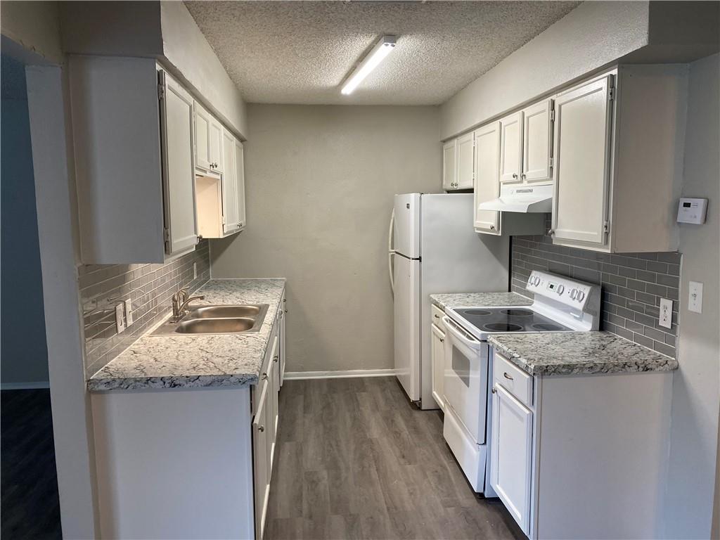 Image 3 of 8 For 1085 Linde Ave 1085