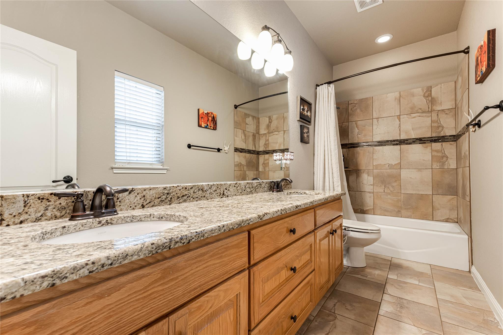 Image 25 of 40 For 205 Sendera Xing