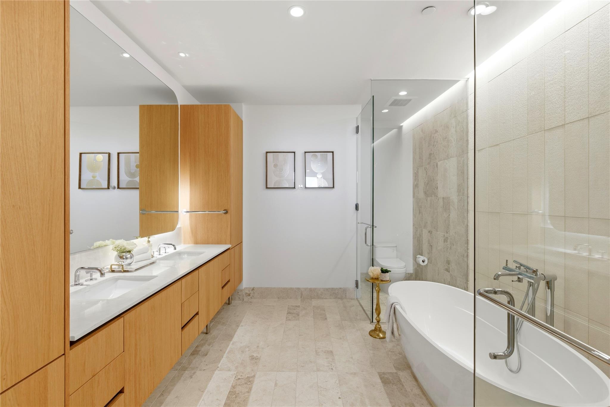 Image 17 of 40 For 1211 Riverside Dr W 6b