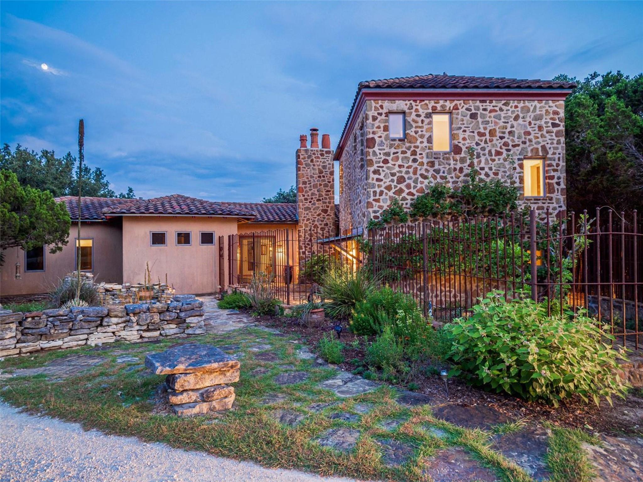 Image 4 of 40 For 5818 Ranch Road 165