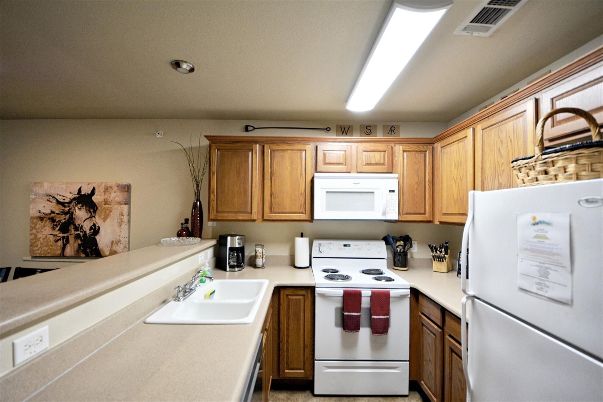 Image 14 of 39 For 730 Mather St J-301