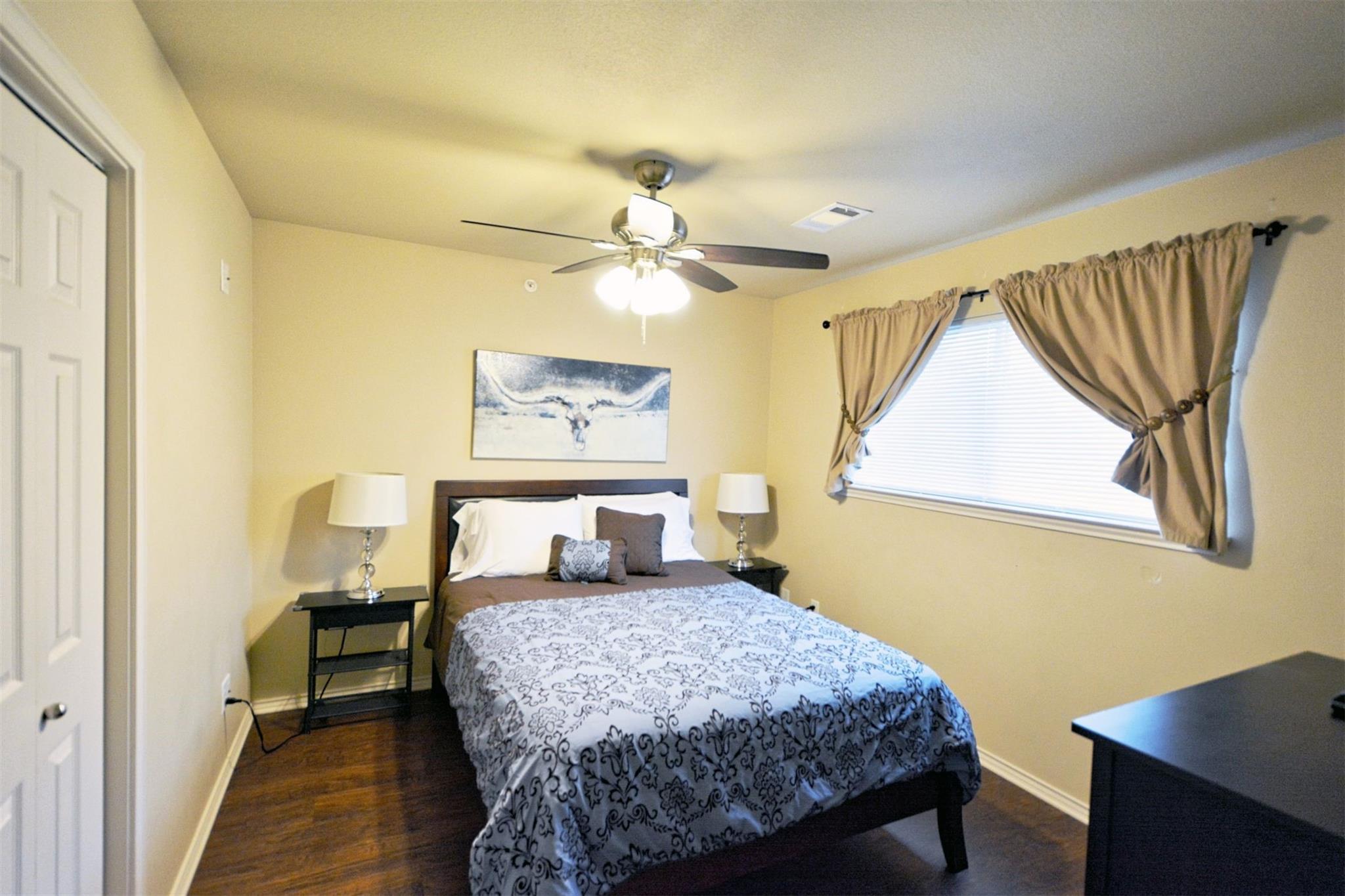Image 19 of 39 For 730 Mather St J-301
