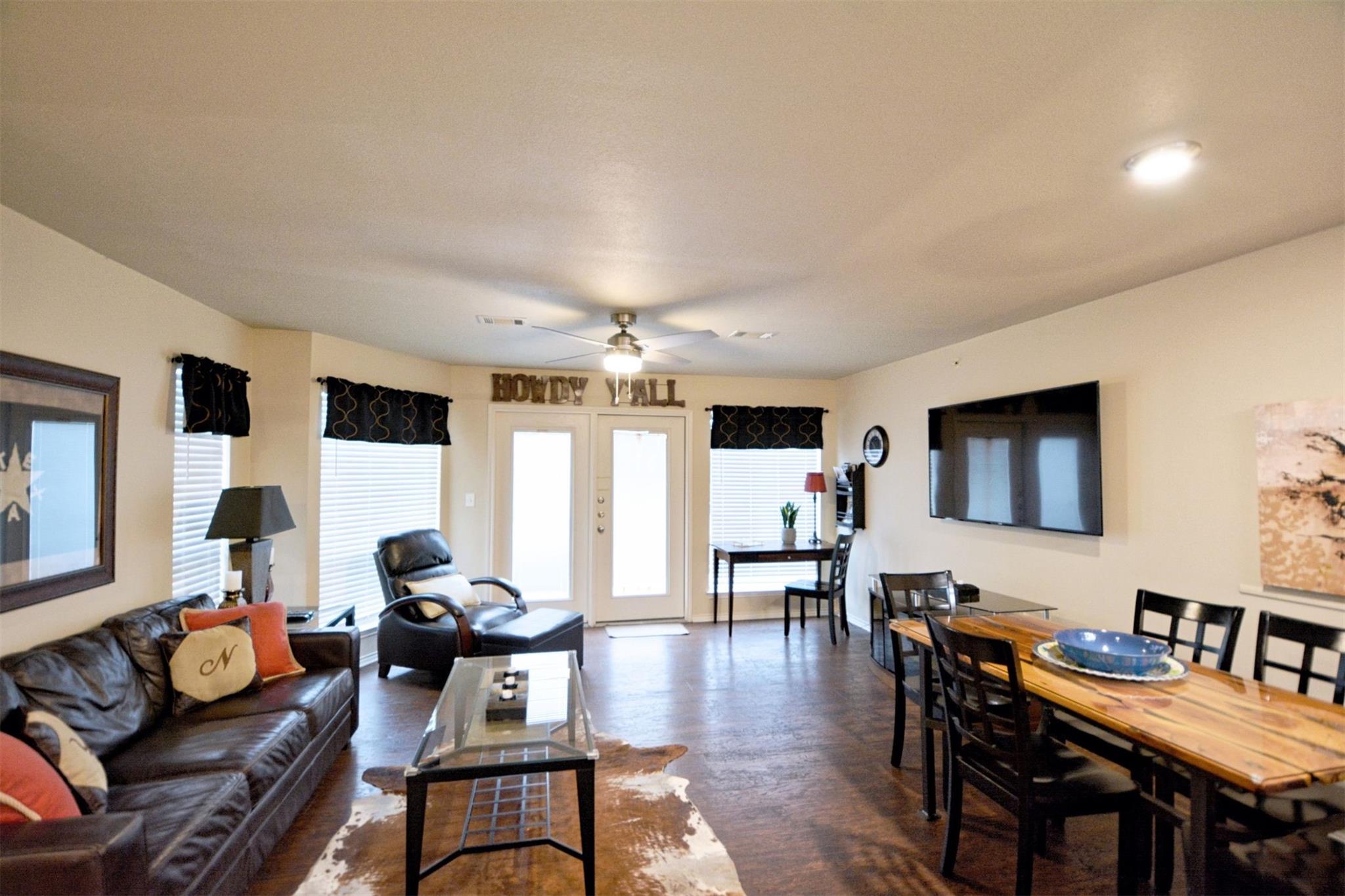 Image 5 of 39 For 730 Mather St J-301