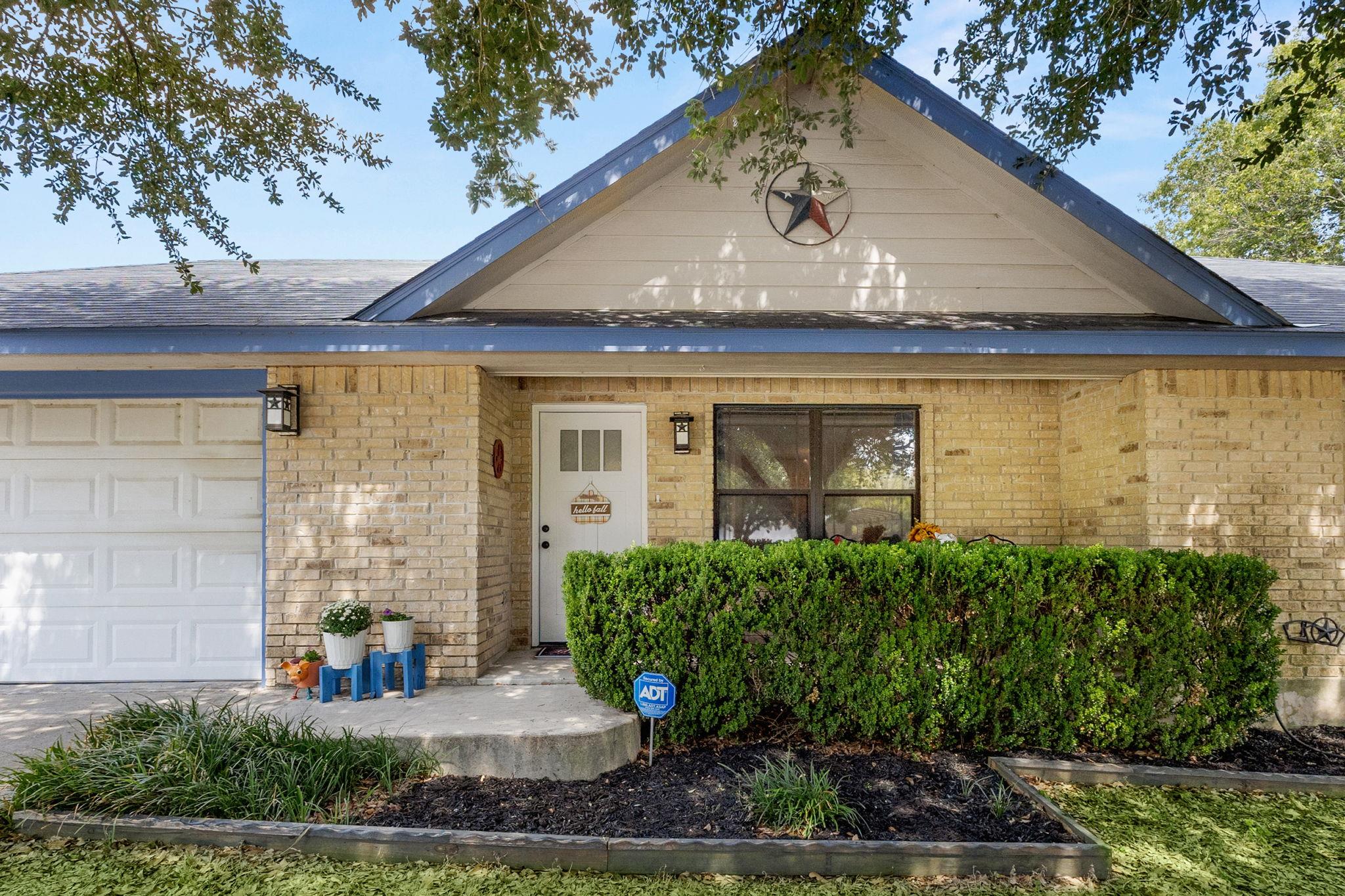 Image 5 of 21 For 195 Lakeside Dr