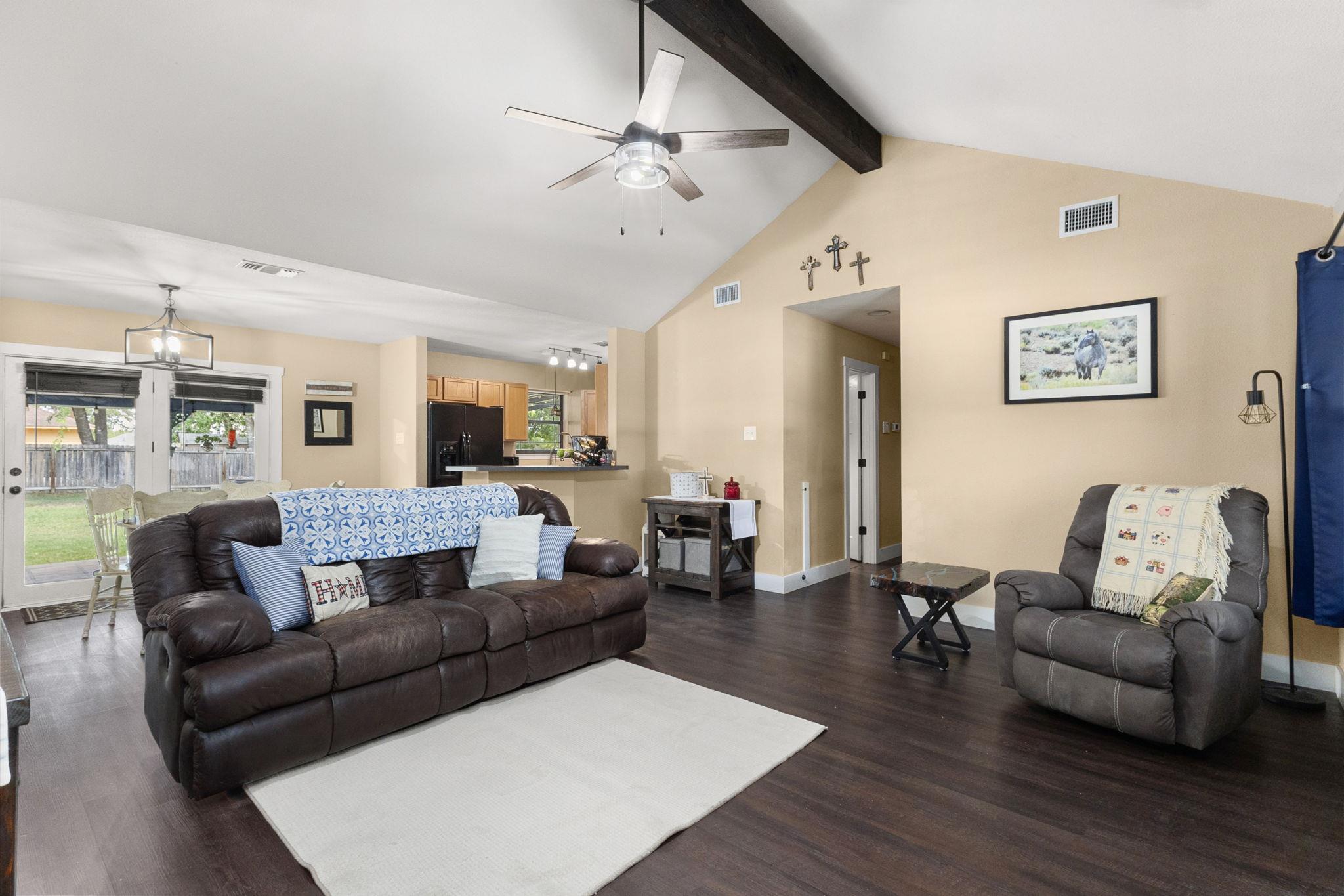 Image 6 of 21 For 195 Lakeside Dr