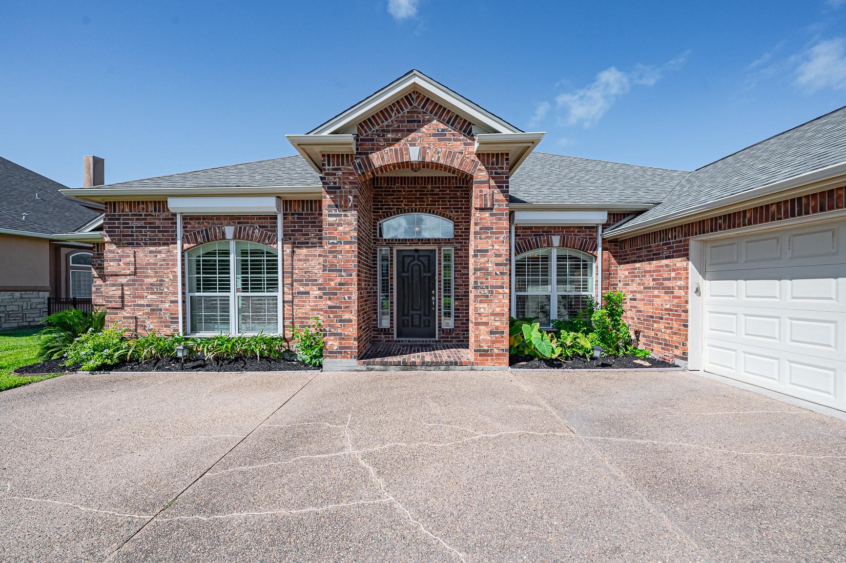 Details for 523 Pinehurst, Portland, TX 78374