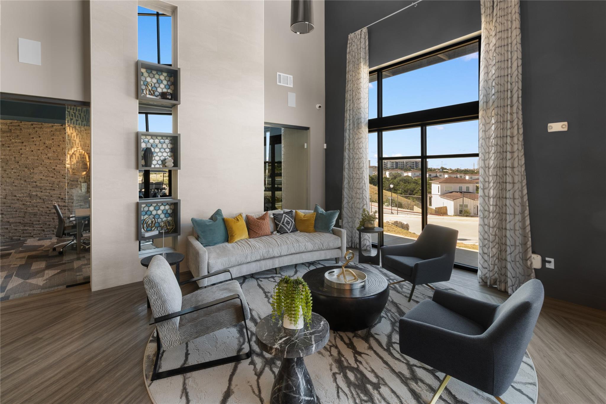 Image 25 of 33 For 18531 Kyle Seal Pkwy 025