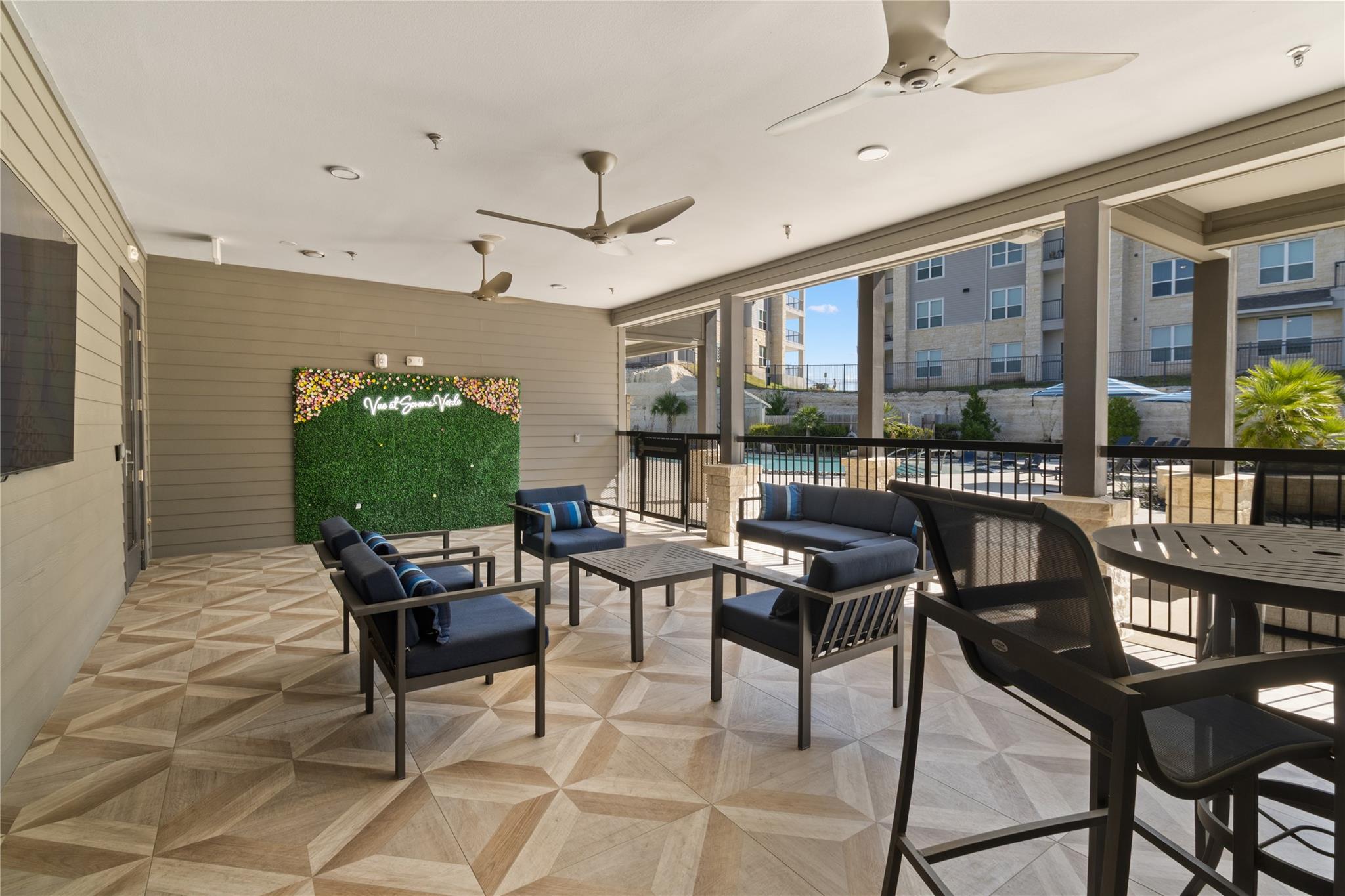 Image 27 of 33 For 18531 Kyle Seal Pkwy 025