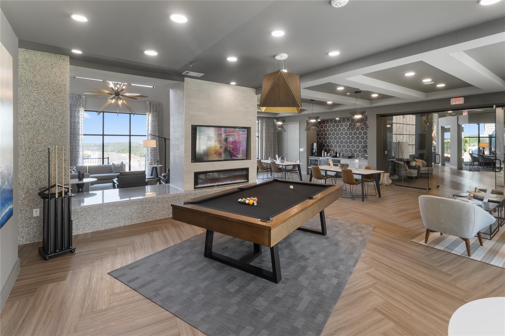 Image 28 of 33 For 18531 Kyle Seal Pkwy 025