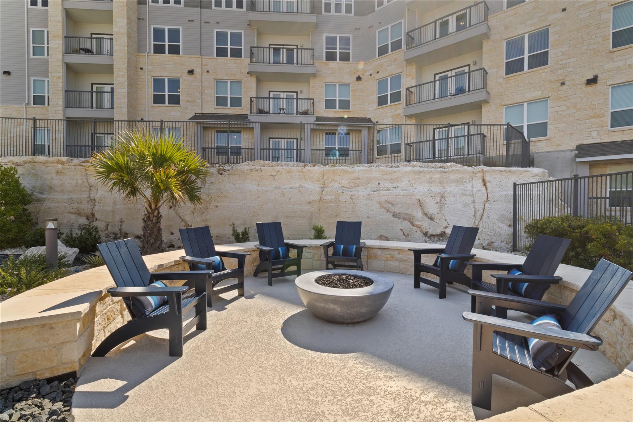 Image 30 of 33 For 18531 Kyle Seal Pkwy 025