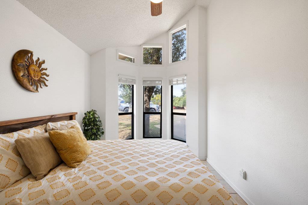 Image 11 of 18 For 102 Pitchfork Dr