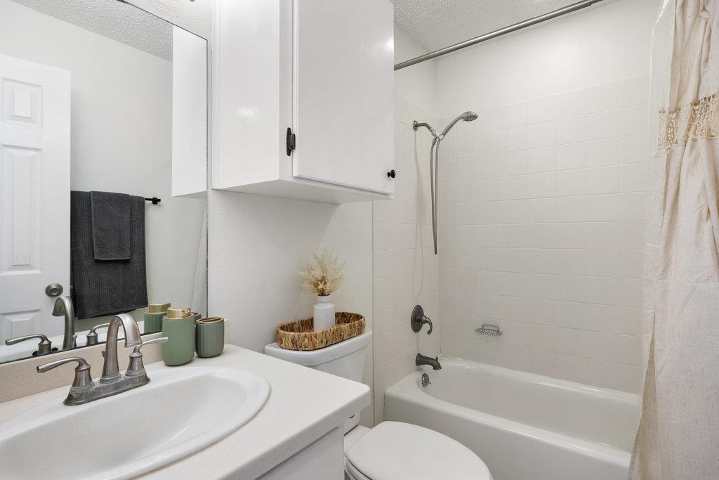 Image 12 of 18 For 102 Pitchfork Dr