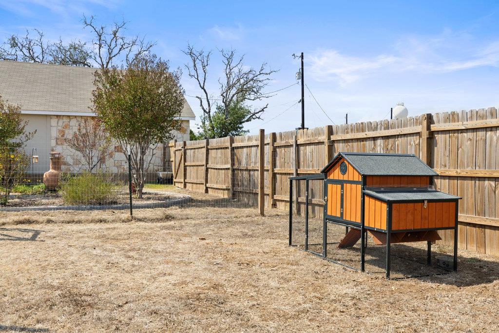 Image 16 of 18 For 102 Pitchfork Dr