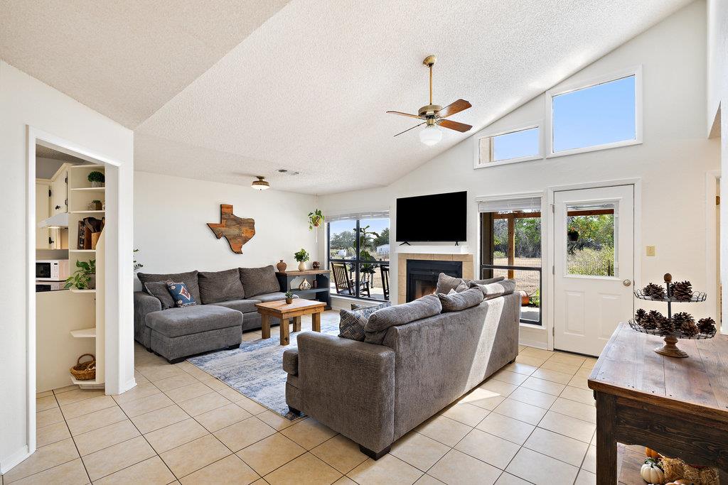 Image 4 of 18 For 102 Pitchfork Dr