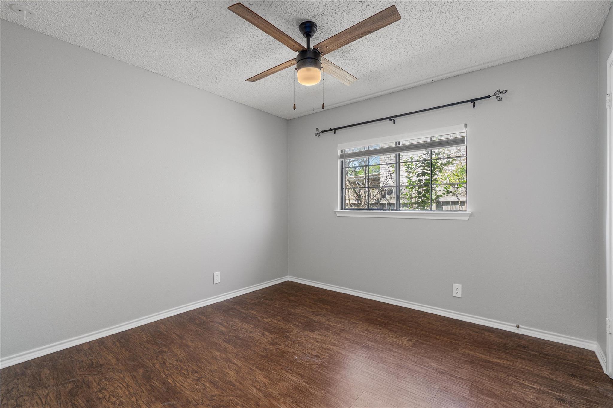 Image 21 of 30 For 1082 Stone Holw