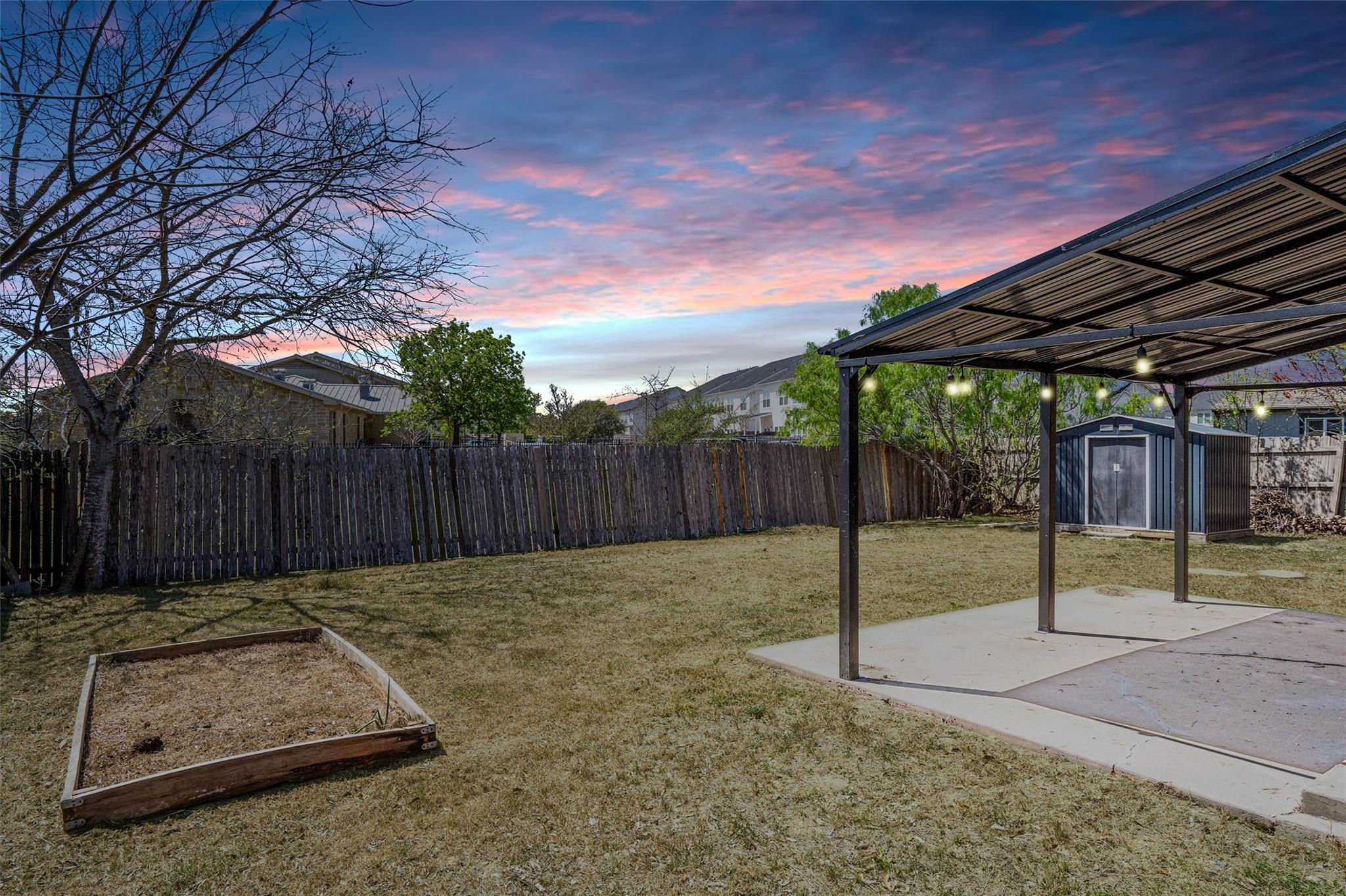 Image 27 of 30 For 1082 Stone Holw