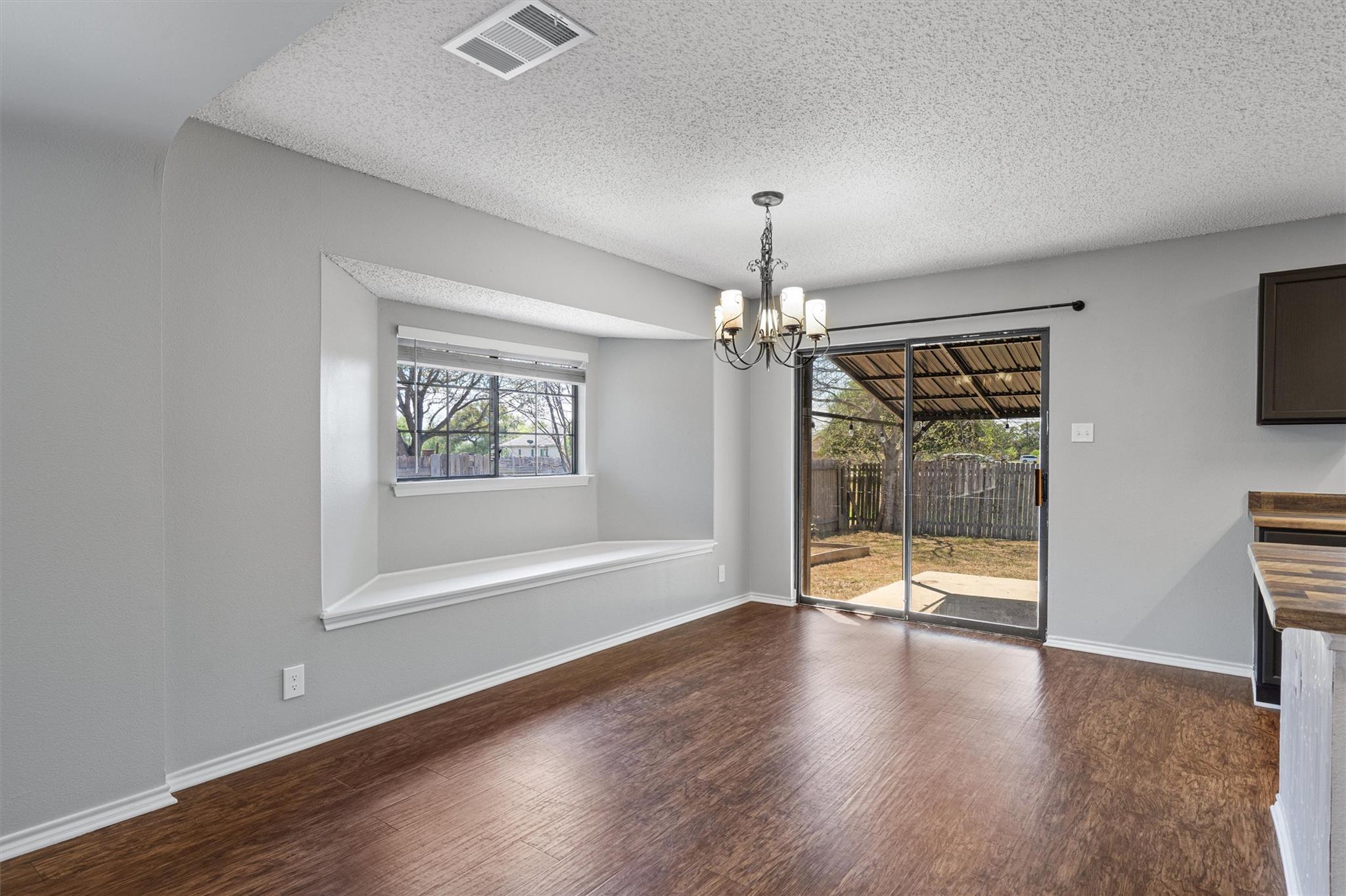 Image 8 of 30 For 1082 Stone Holw