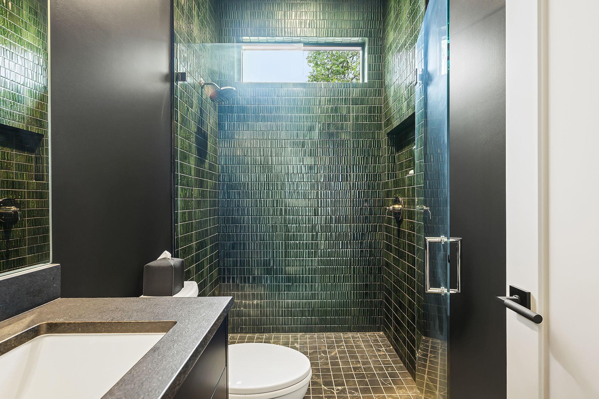 Image 20 of 35 For 2403 Big Horn Dr