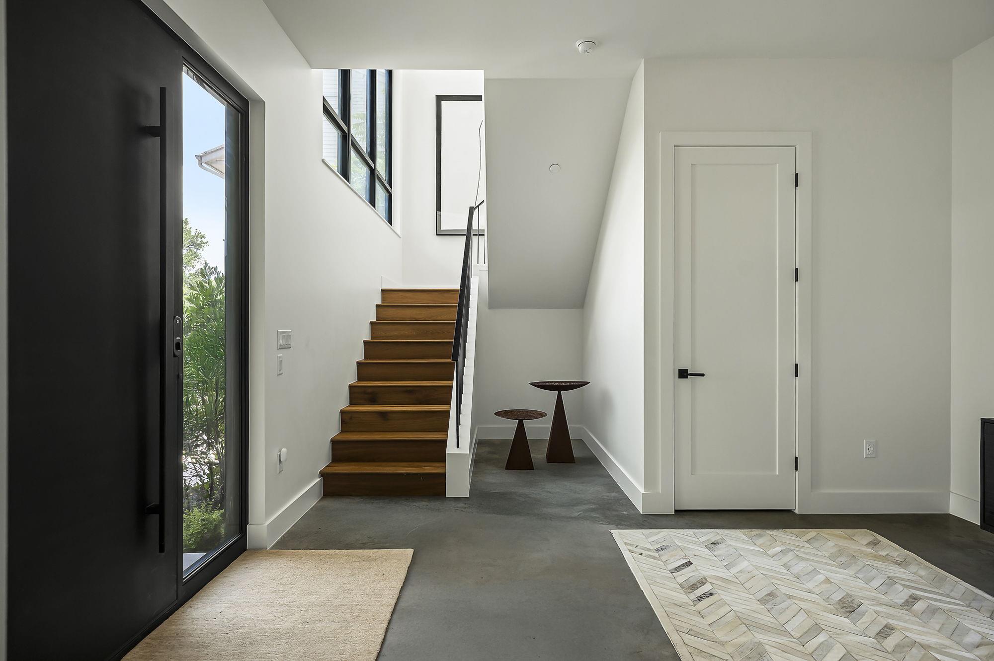 Image 22 of 35 For 2403 Big Horn Dr