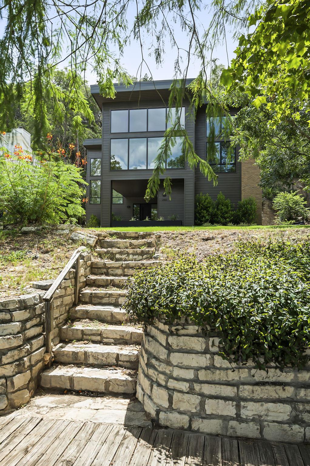 Image 26 of 35 For 2403 Big Horn Dr