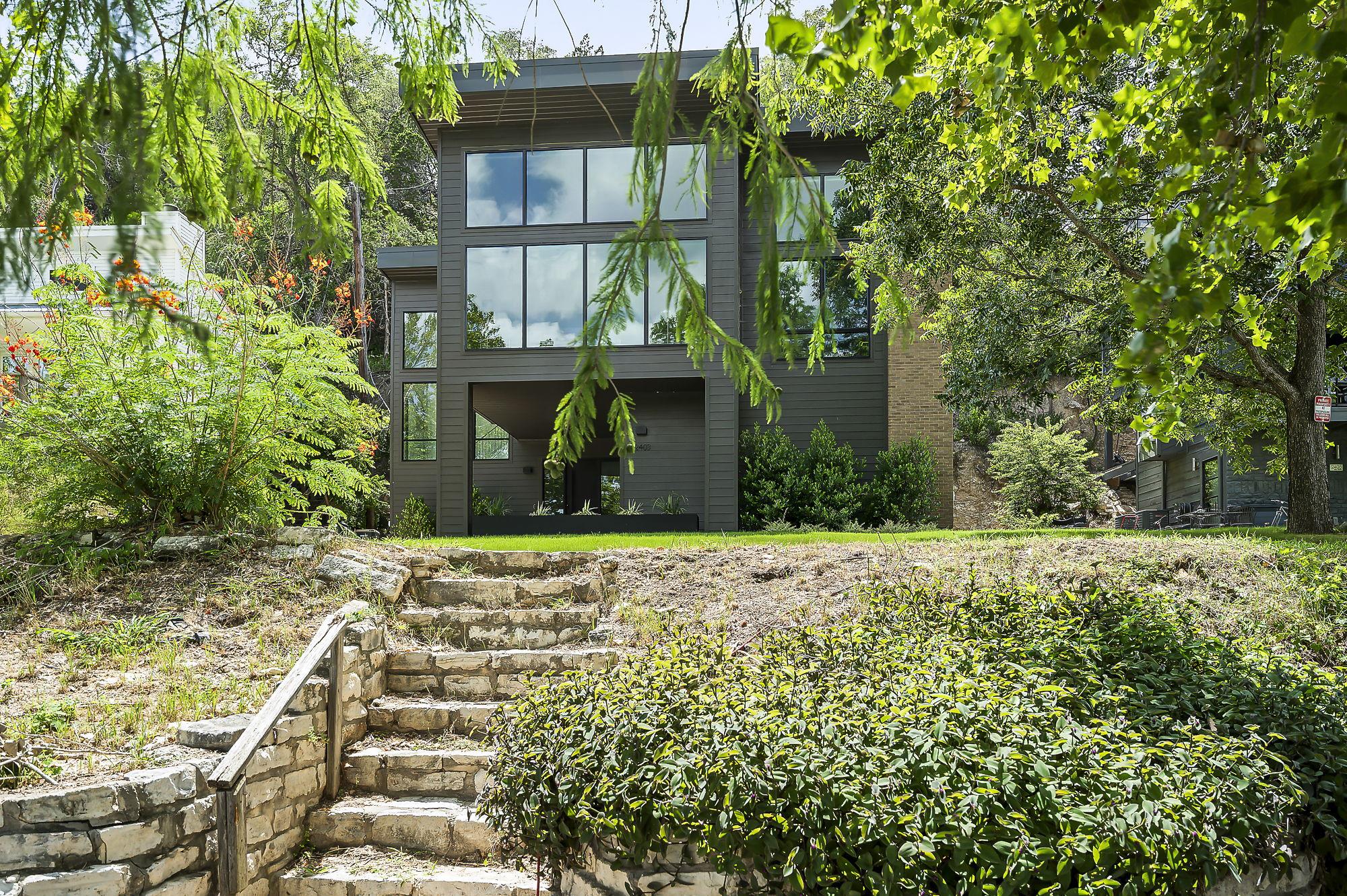 Image 4 of 35 For 2403 Big Horn Dr