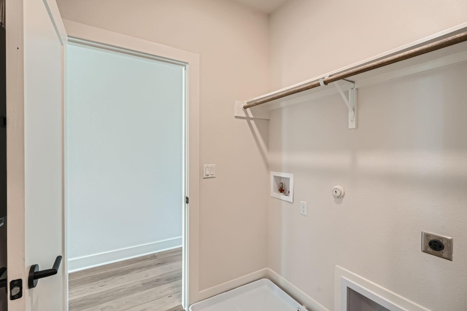 Image 15 of 28 For 9103 Cattle Baron Path